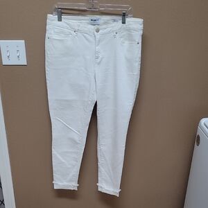 William Rast Cream Skinny Jeans Sleek Minimalist Style